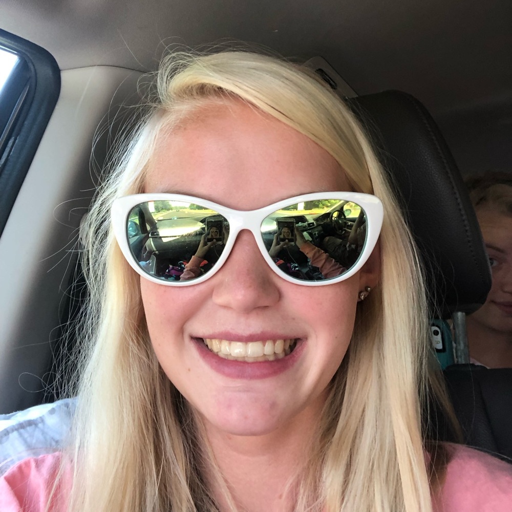 Meet your Posher, Emma